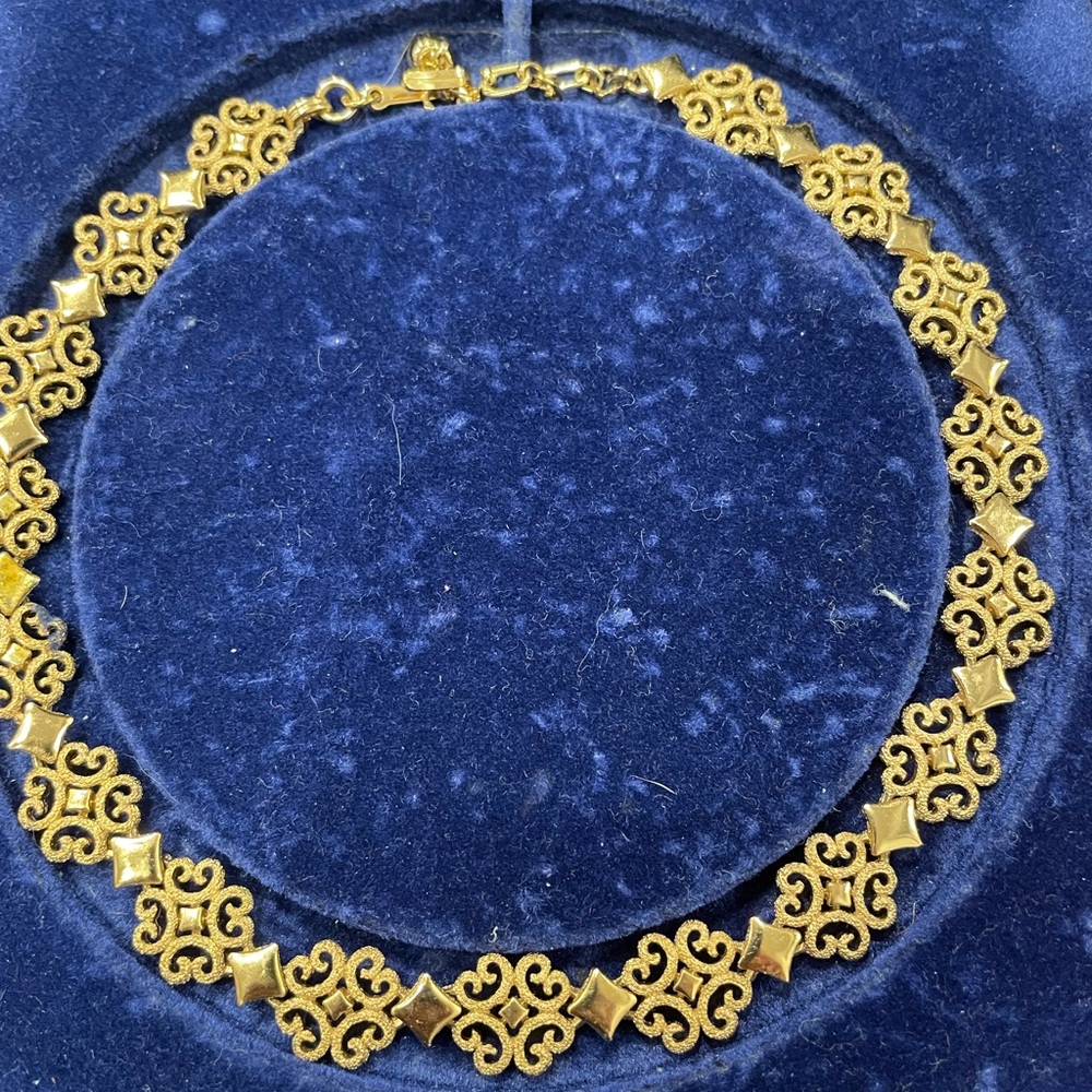 Vintage Avon Choker 70s Gold Tone Adjustable 14"-16”